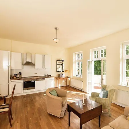 Διαμέρισμα Ruegen-ferienwohnung-7-am-wasser-gut-grubnow-mit-balkon-wlan-und-sauna *