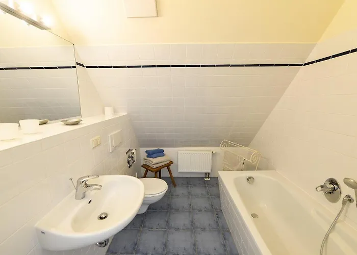 Apartamento Ruegen-ferienwohnung-7-am-wasser-gut-grubnow-mit-balkon-wlan-und-sauna